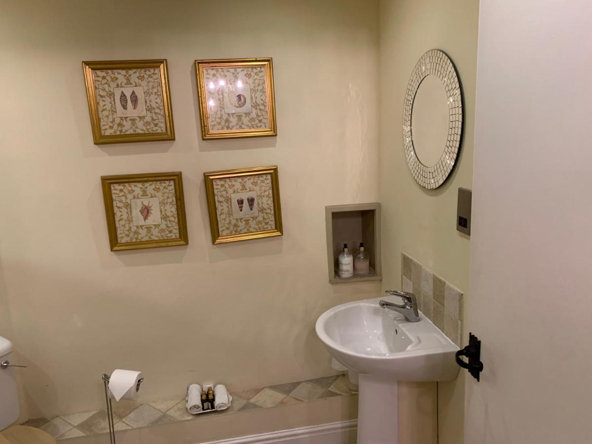 Cotswold Cottage Guesthouse 스토우온더올드 외부 사진